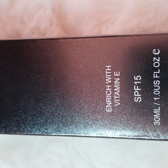 Cosmetics - Picture 4 of 4